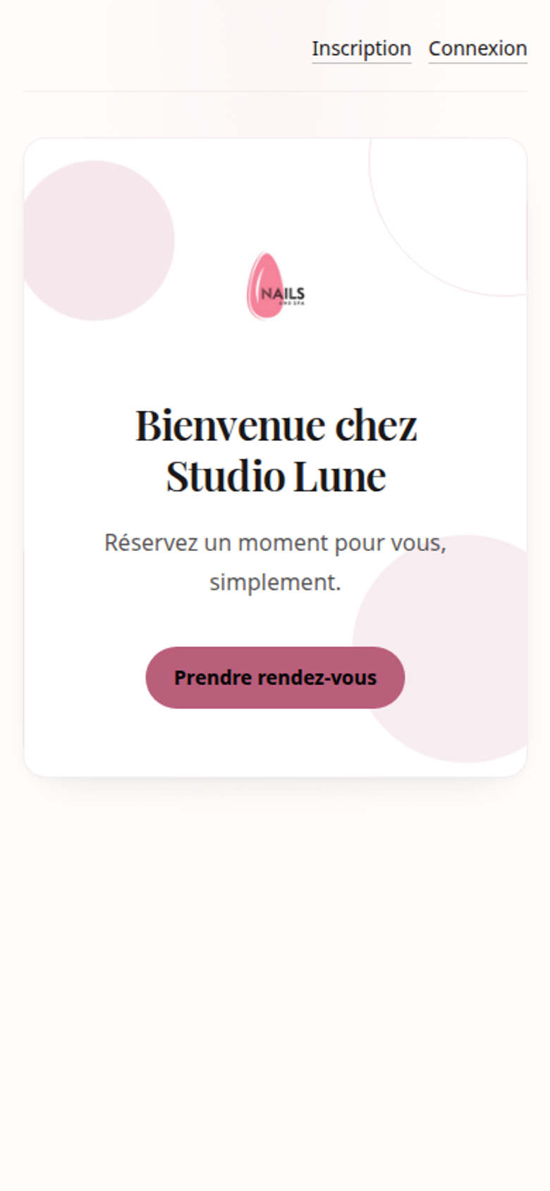 Accueil mobile Studio Lune avec son logo, cohérent avec le dashboard de personnalisation